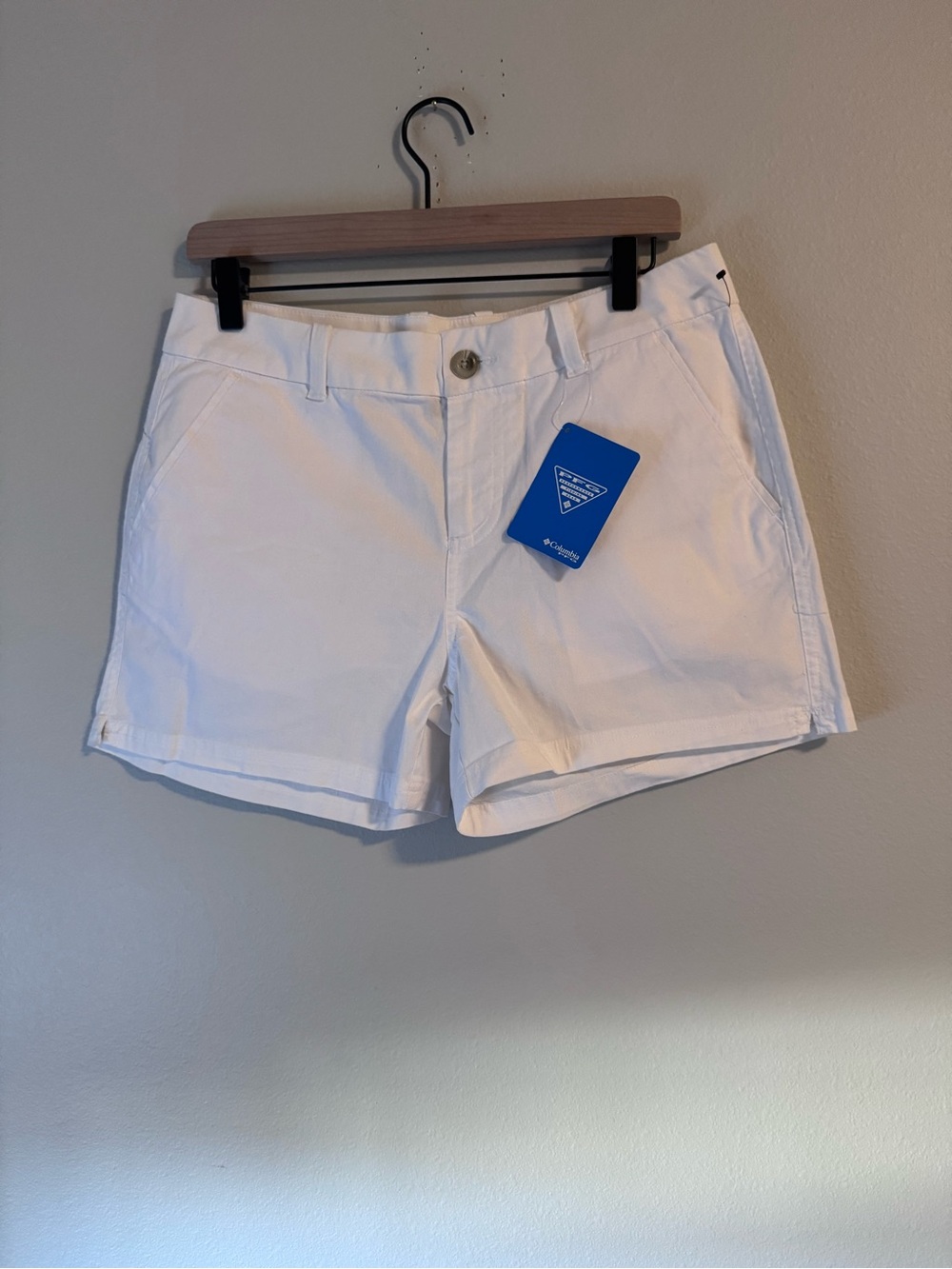 NWT Columbia White Shorts 4 inch inseam